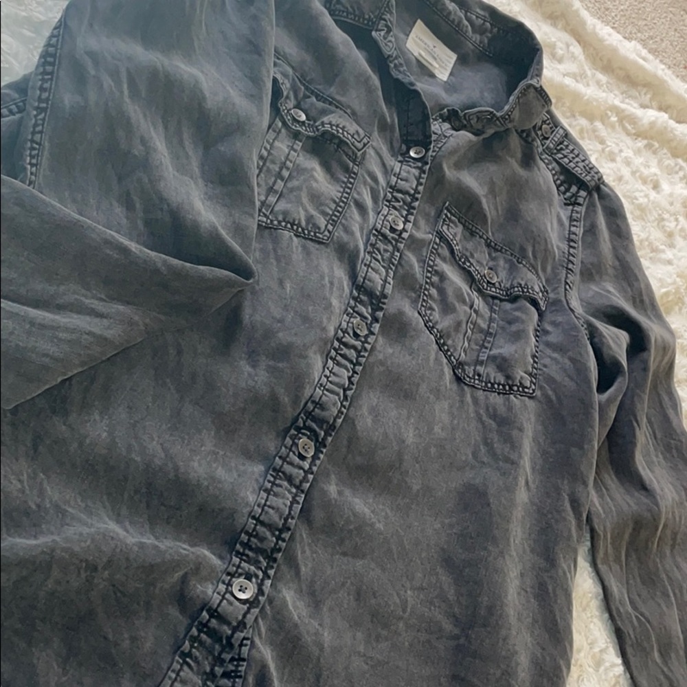 Button up - Picture 2 of 3